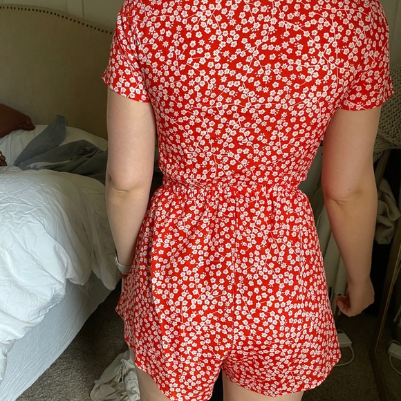 Floral Romper - Picture 2 of 4